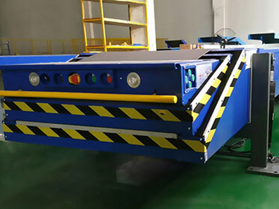 伸缩装卸货流水线